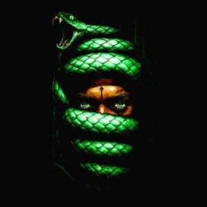 Visage serpent vert morsure ouverte